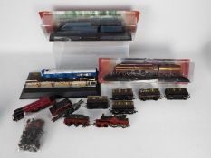 Hornby - Amer - A group of 00 gauge locos and five coaches including a Hornby Princess Elizabeth