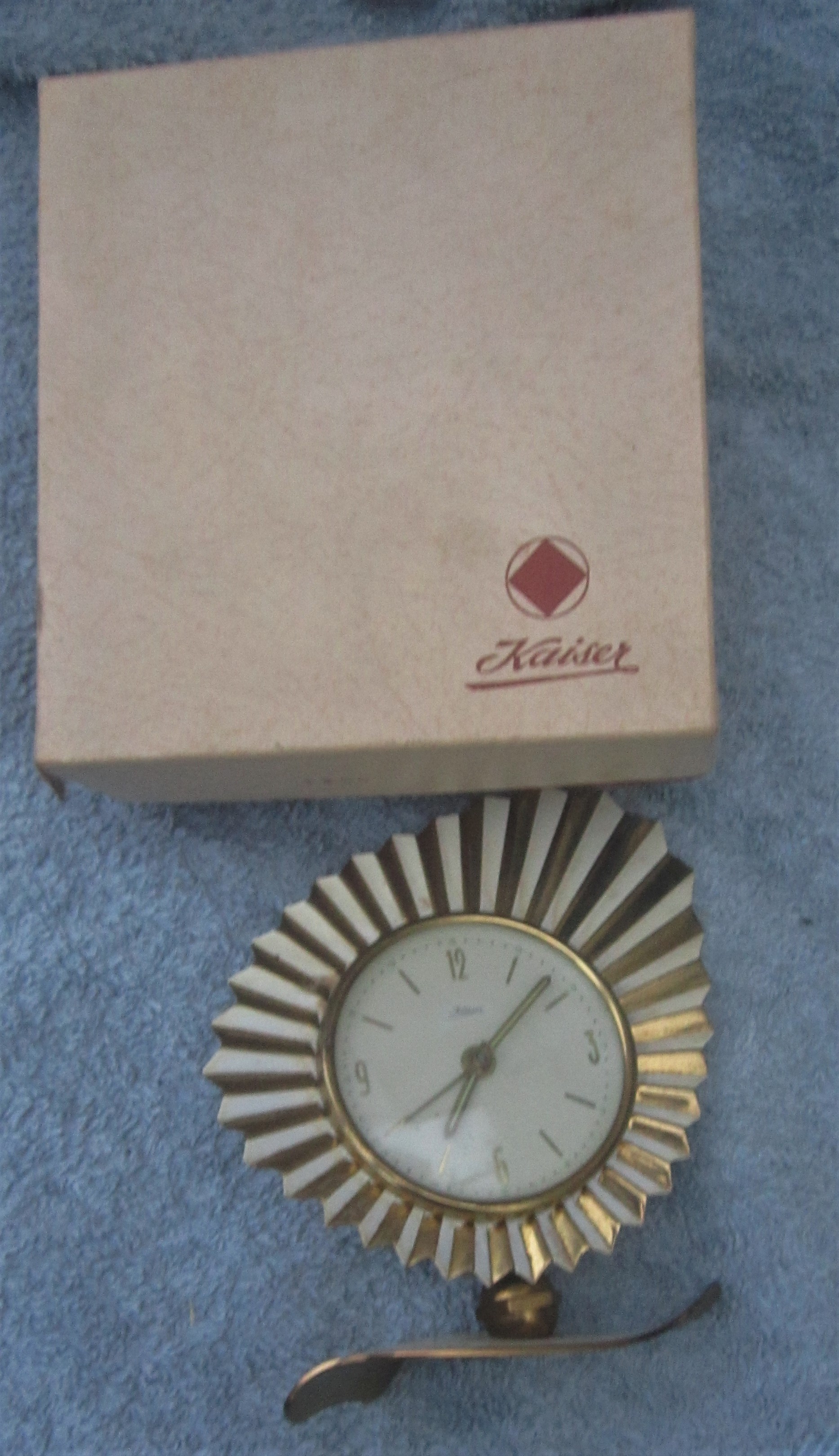 CLOCKS - KAISER VINTAGE GERMAN ALARM CLOCK IN ORIGINAL BOX - Image 2 of 2