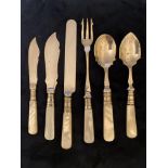 6 PIECES OF EPNS & MOTHER OF PEARL CUTLERY CIRCA 1900 IN MAPPIN & WEBB BOX