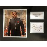 MALE ACTORS - COLLECTION OF 17 AUTOGRAPHS INC'S BRAD PITT, RUSSELL CROWE, WILL SMITH, JOHNNY DEPP