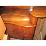 FURNITURE - ART DECO 1930'S WALNUT VENEER DRESSING TABLE