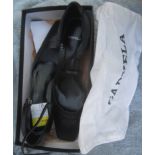 SHOES - NEW CARVELA WOMEN'S SHOES SIZE 8