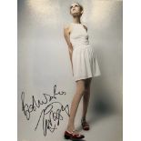 TWIGGY HAND SIGNED PHOTOGRAPH