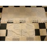2 PIECES OF LATE 19TH/EARLY 20TH CENTURY LINEN AND LACE