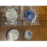 EISENHOWER $1 UNCIRCULATED BLUE PACK & 2 CANADA COINS