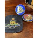 MILITARIA 2 X MILITARY CAR BADGES & UNIFORM POCKET BADGE ROYAL ARTILLERY