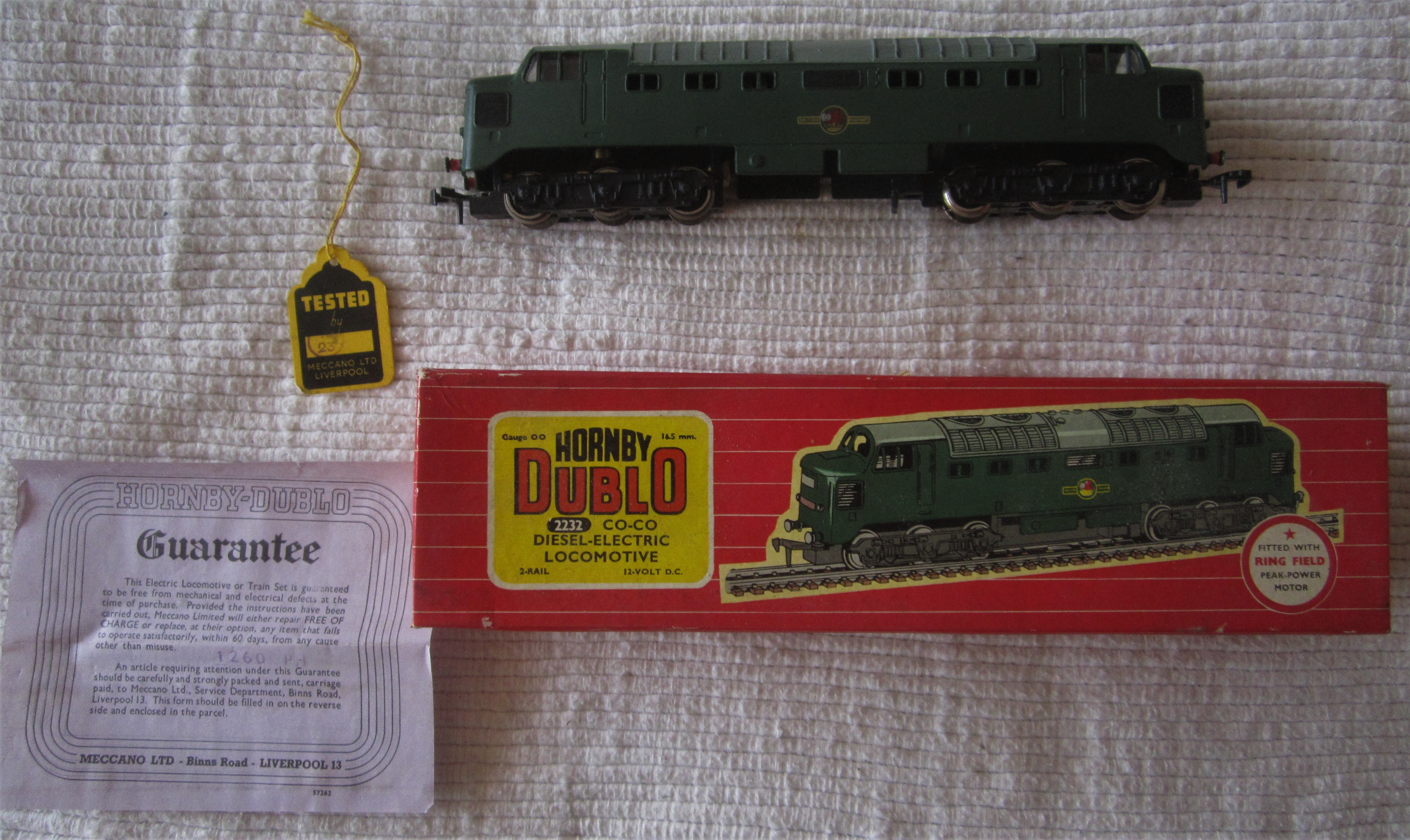 RAILWAY - HORNBY DUBLO 2-RAIL 2232 CO-CO DELTIC DIESEL LOCOMOTIVE BOXED