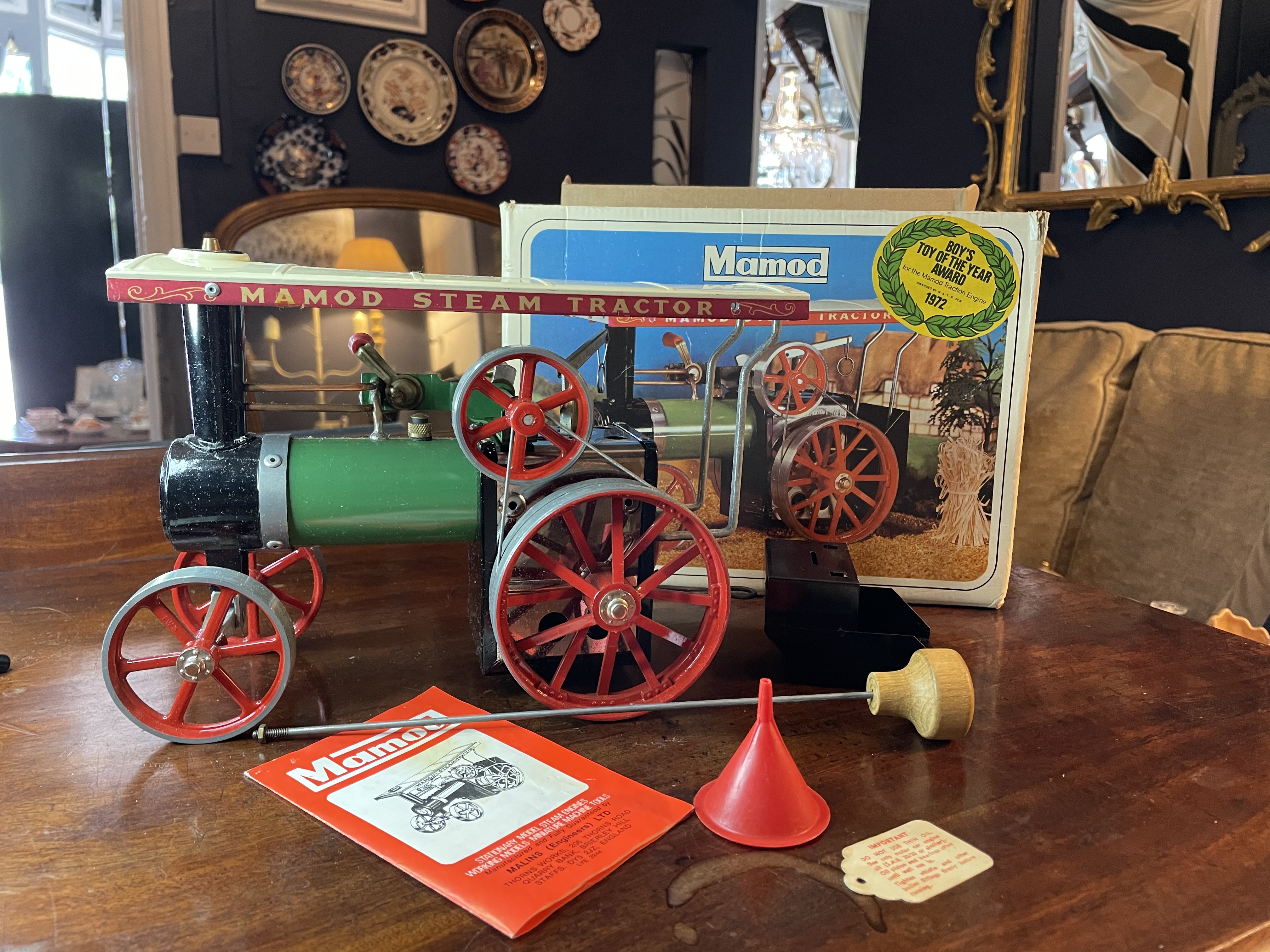 TOYS - MINT & BOXED VINTAGE MAMMOD STEAM TRACTION ENGINE 8089