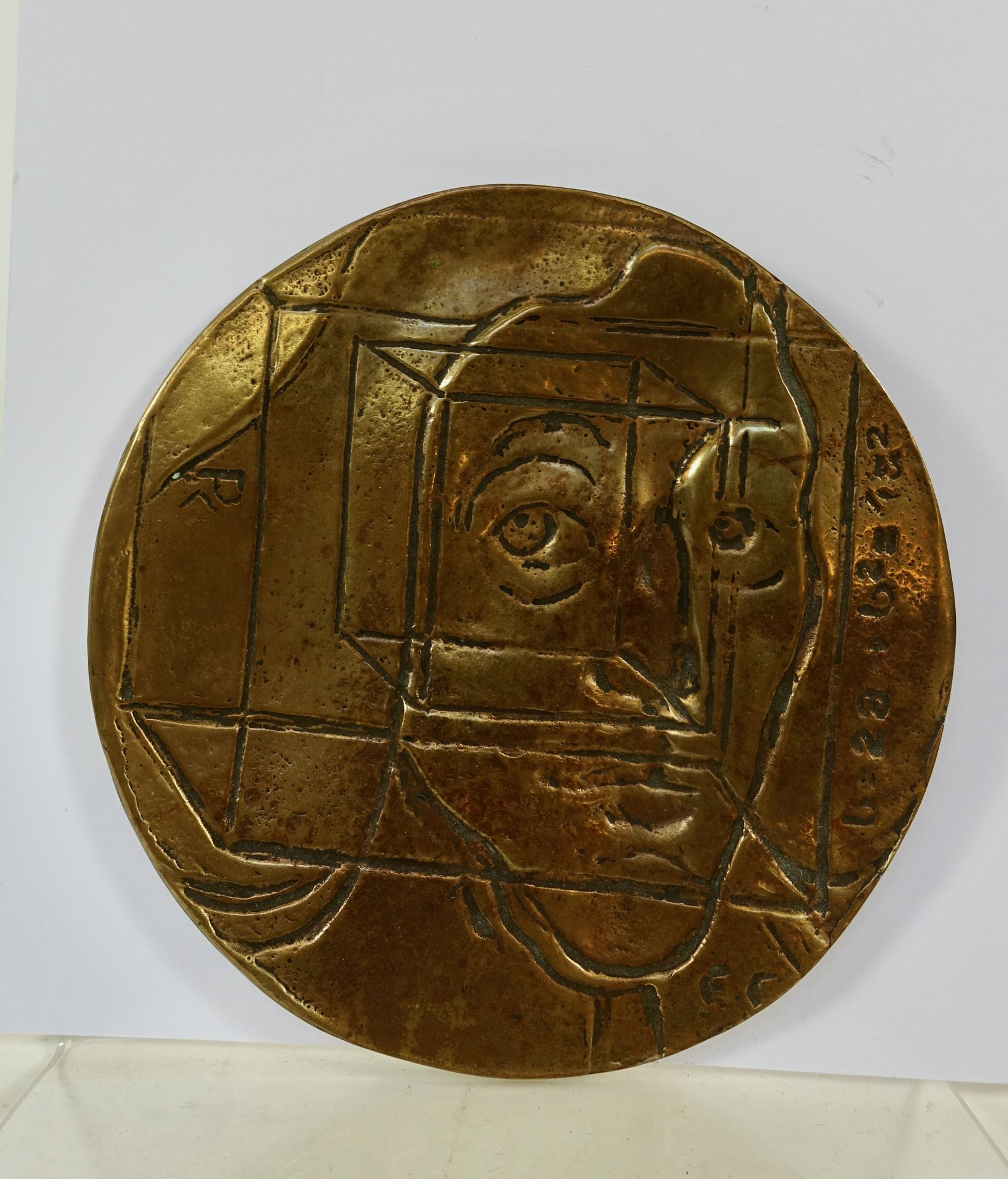 VERENIGING VOOR PENNINGKUNST -- "SPINOZA". (Zandvoort, Argentor, 2001). Bronze cast medal by Eric - Image 2 of 2