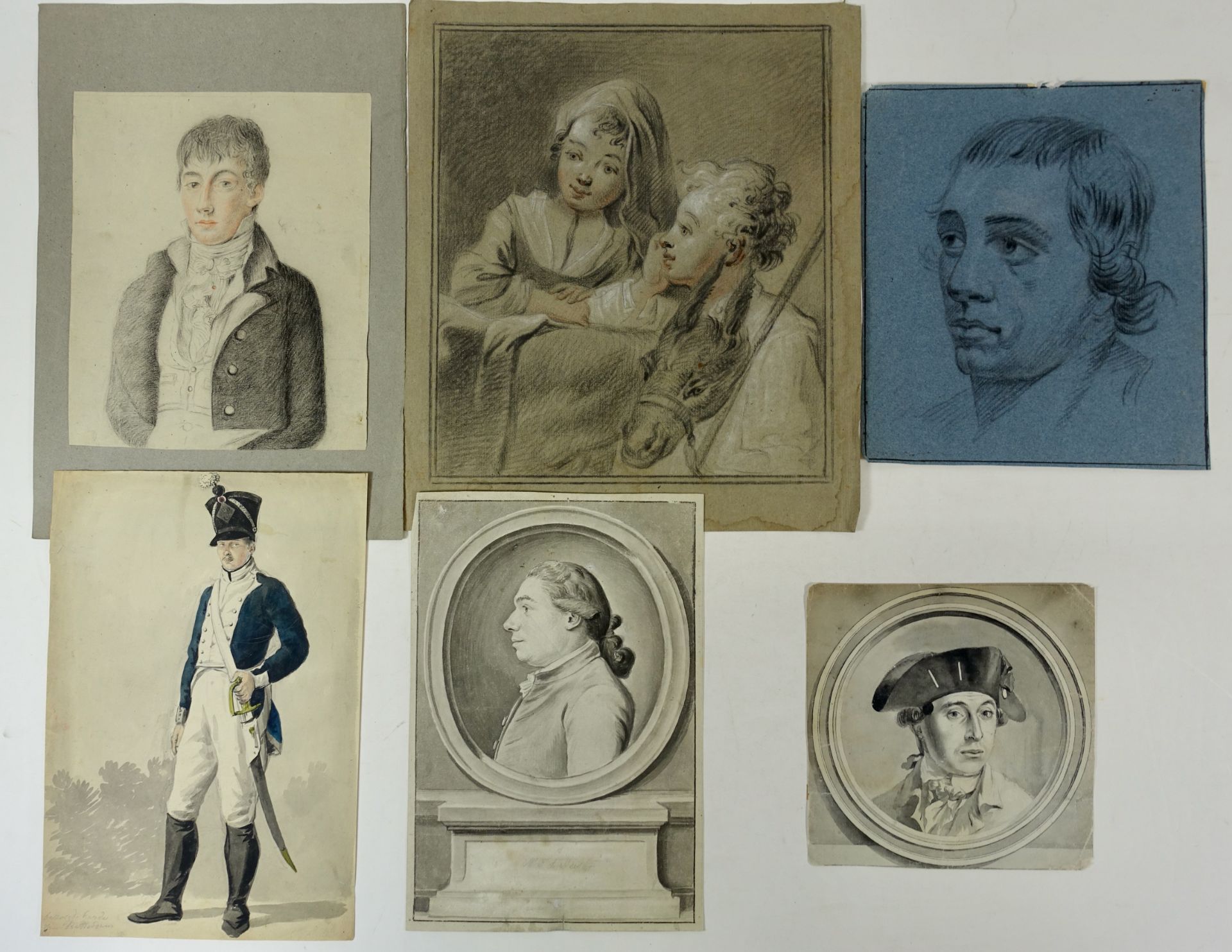 COLLECTION of 17 drawings: portraits and figure studies in various techniques. 18th - Bild 2 aus 4