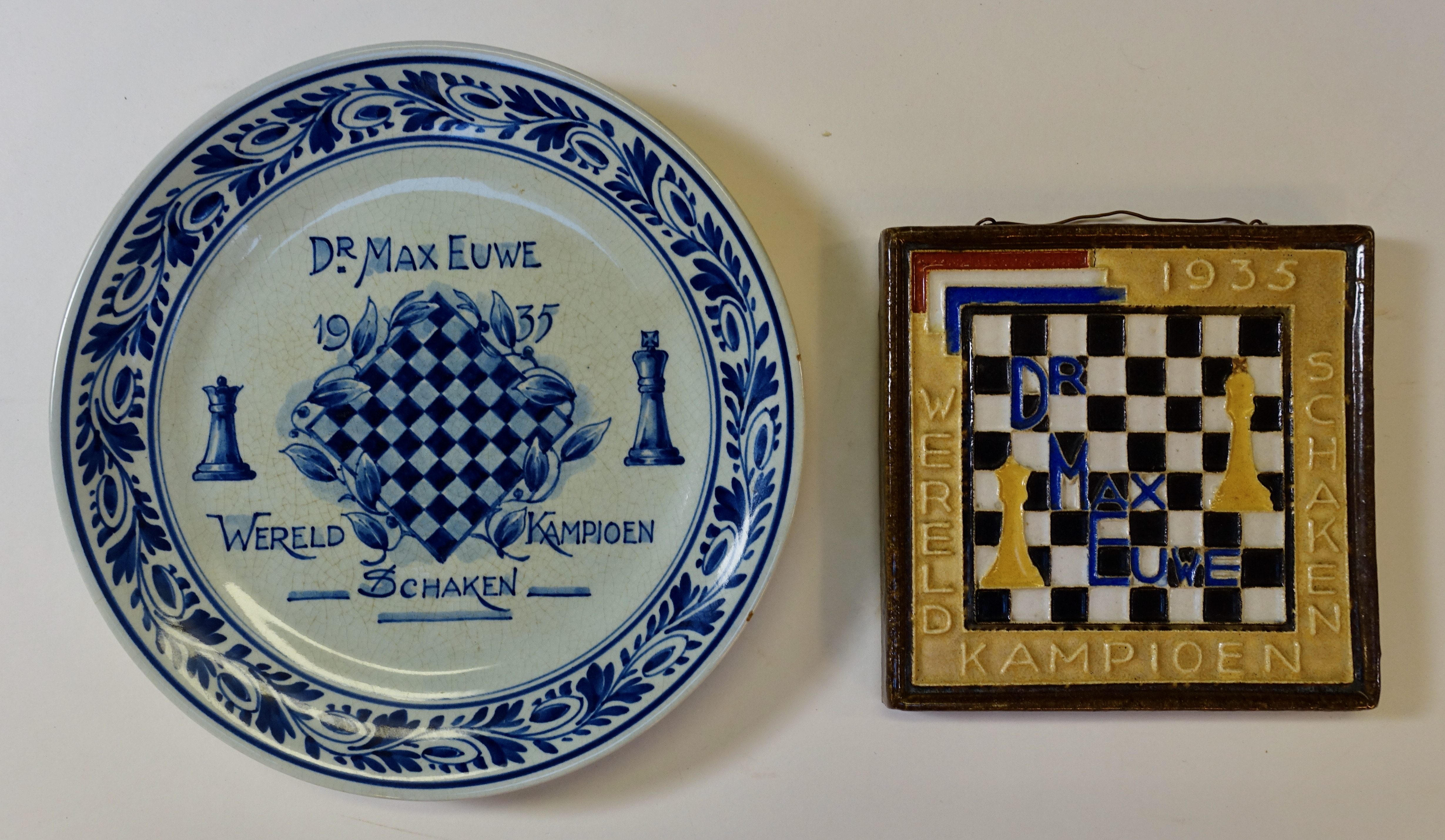CHESS -- "Dr. MAX EUWE Wereldkampioen Schaken 1935". Delft blue memorial plate to - Image 2 of 2