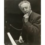 HERDER, Dirk de (1914-2003). Portrait of pianist Arthur Rubinstein. N.d. (1954). Gelatin