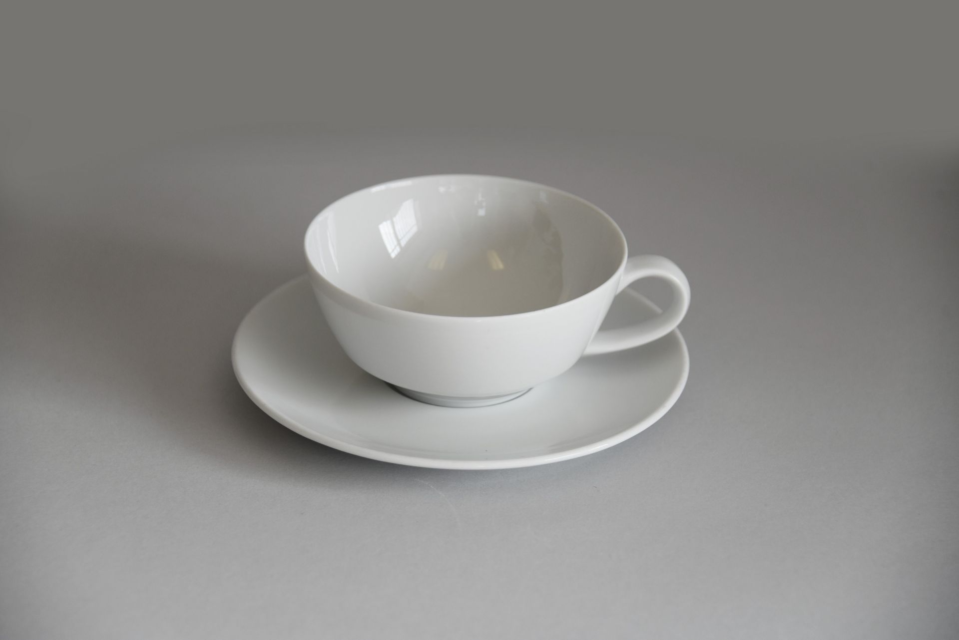 Approx. 10,956 items of french white porcelain crockery - Image 7 of 51