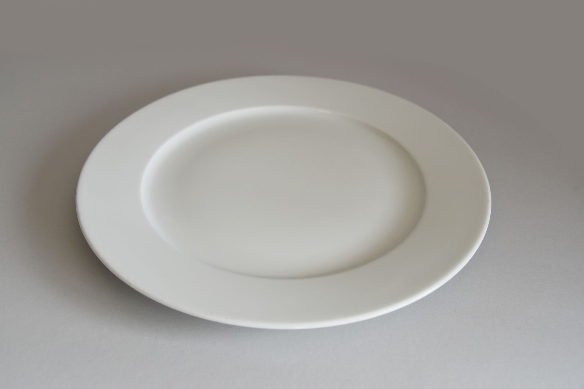 Approx. 10,956 items of french white porcelain crockery