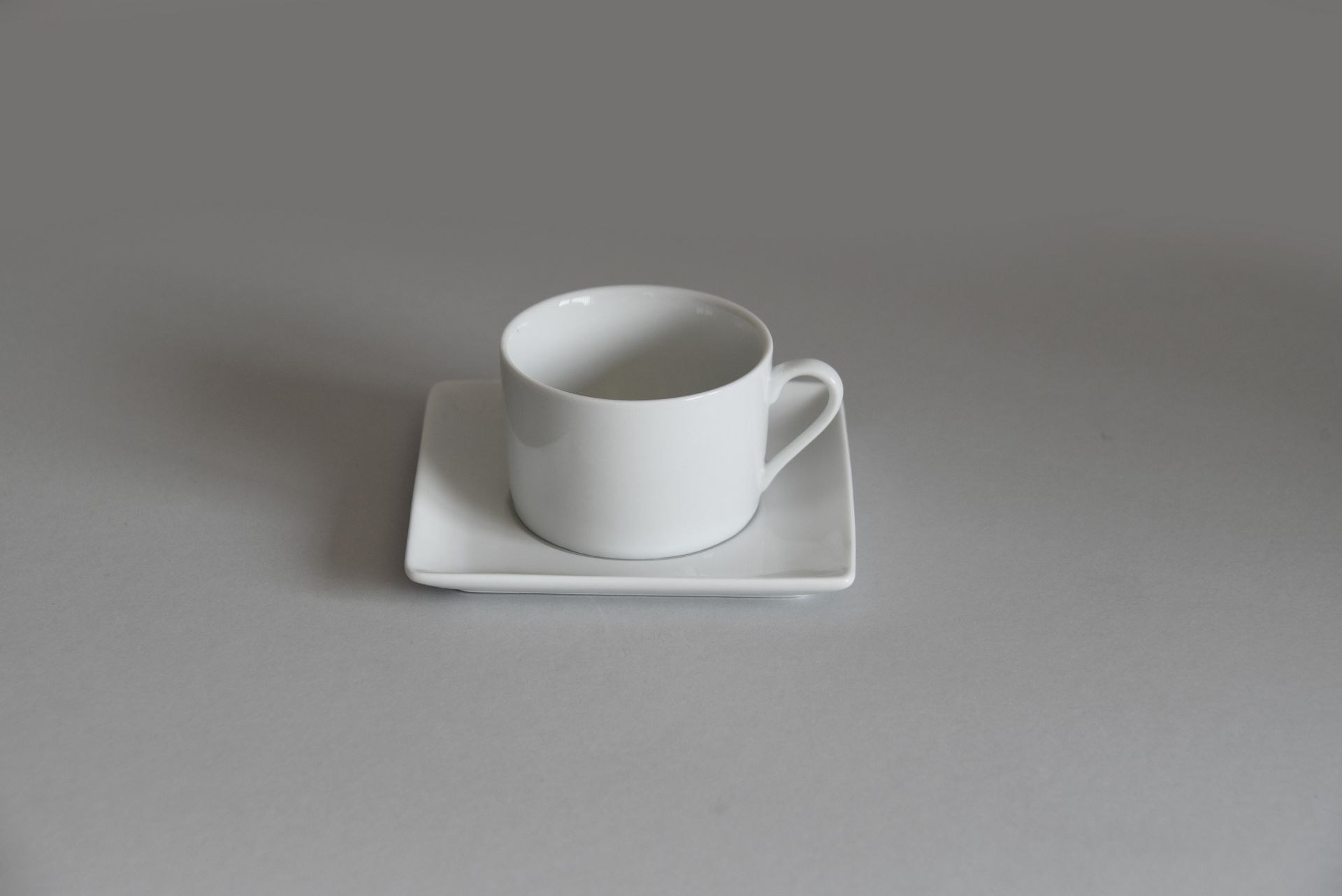 Approx. 10,956 items of french white porcelain crockery - Image 28 of 51