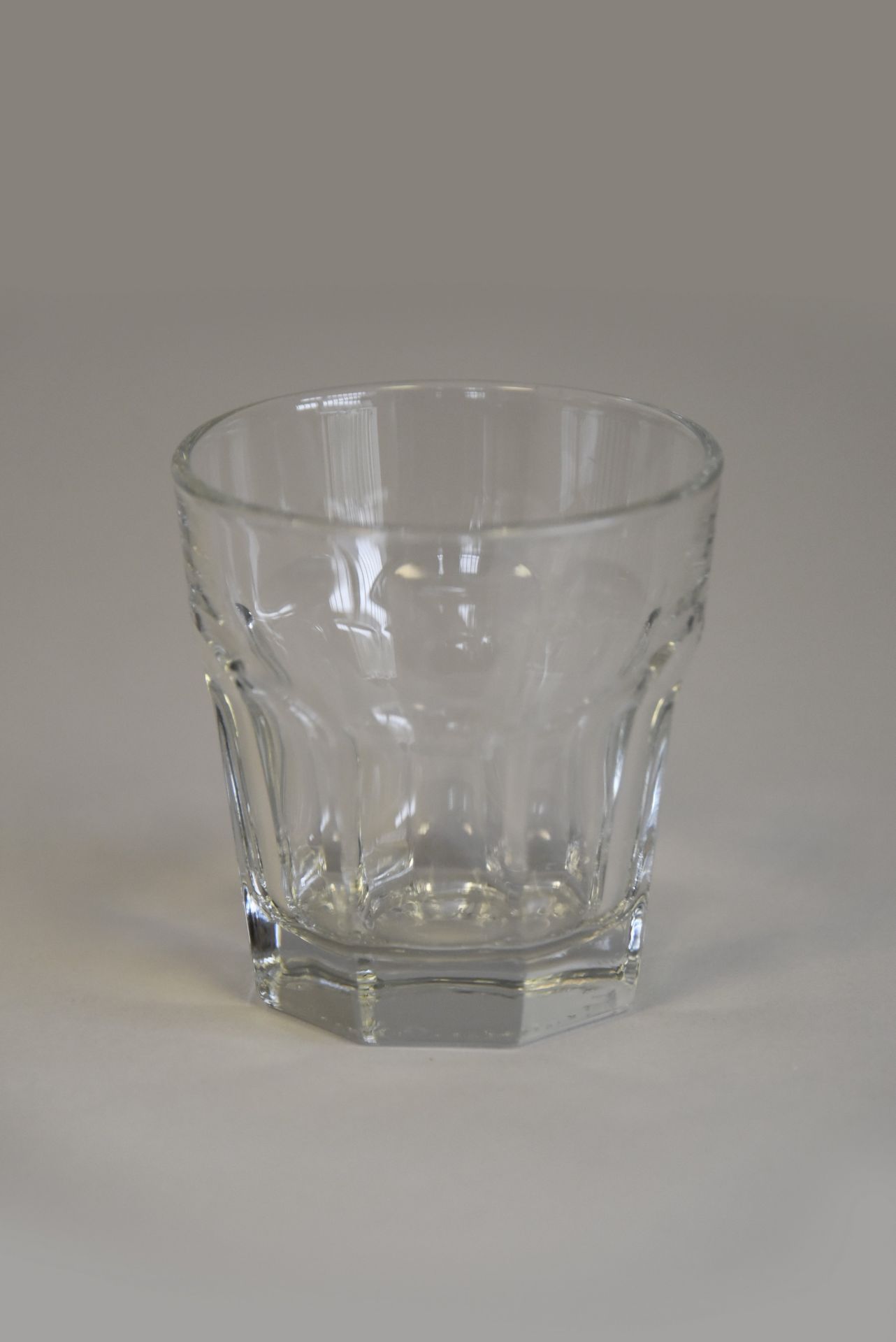 Approx. 21,253 items of glassware - Image 15 of 44