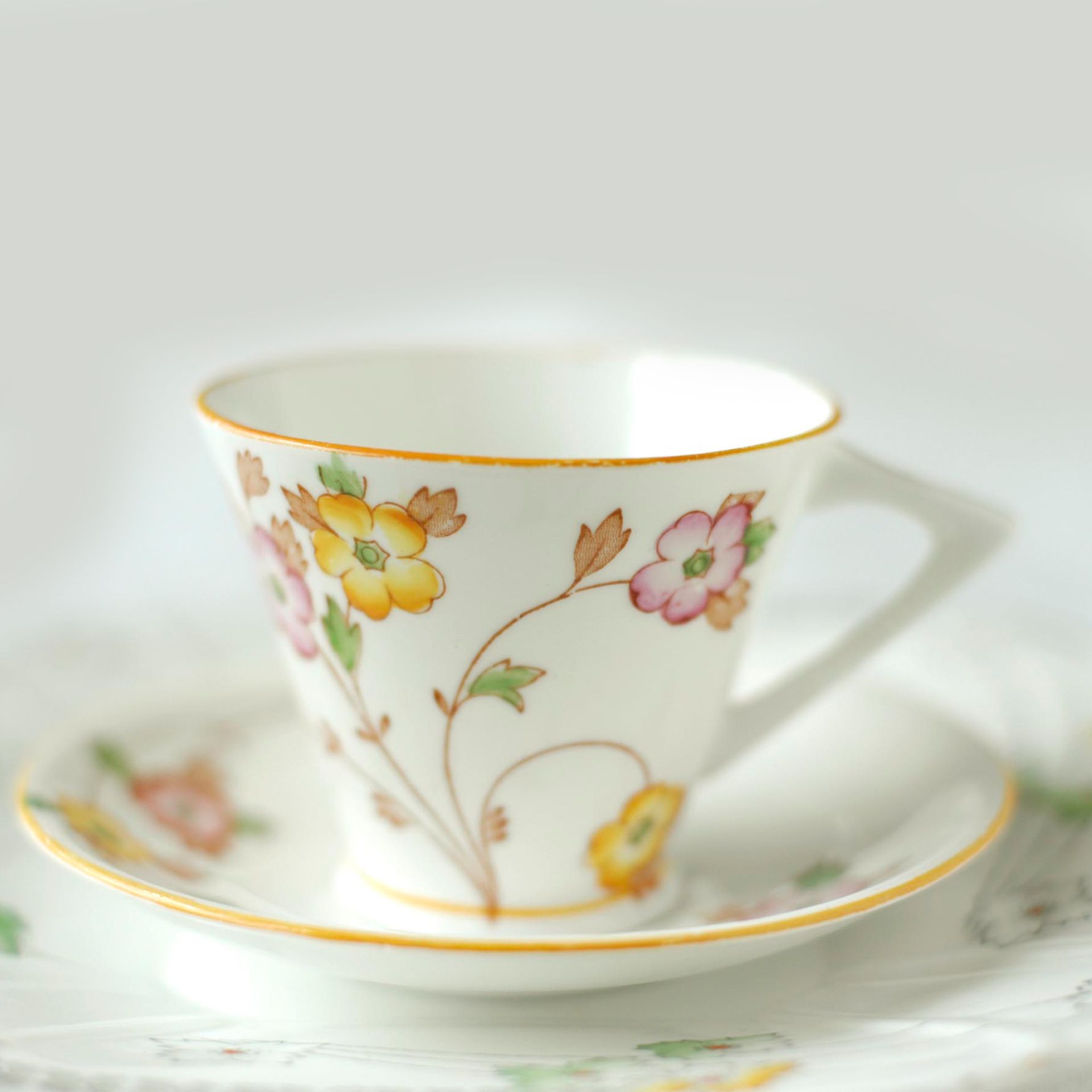 Approx. 2,564 items of Duchess English Fine Bone China and vintage crockery - Image 15 of 20