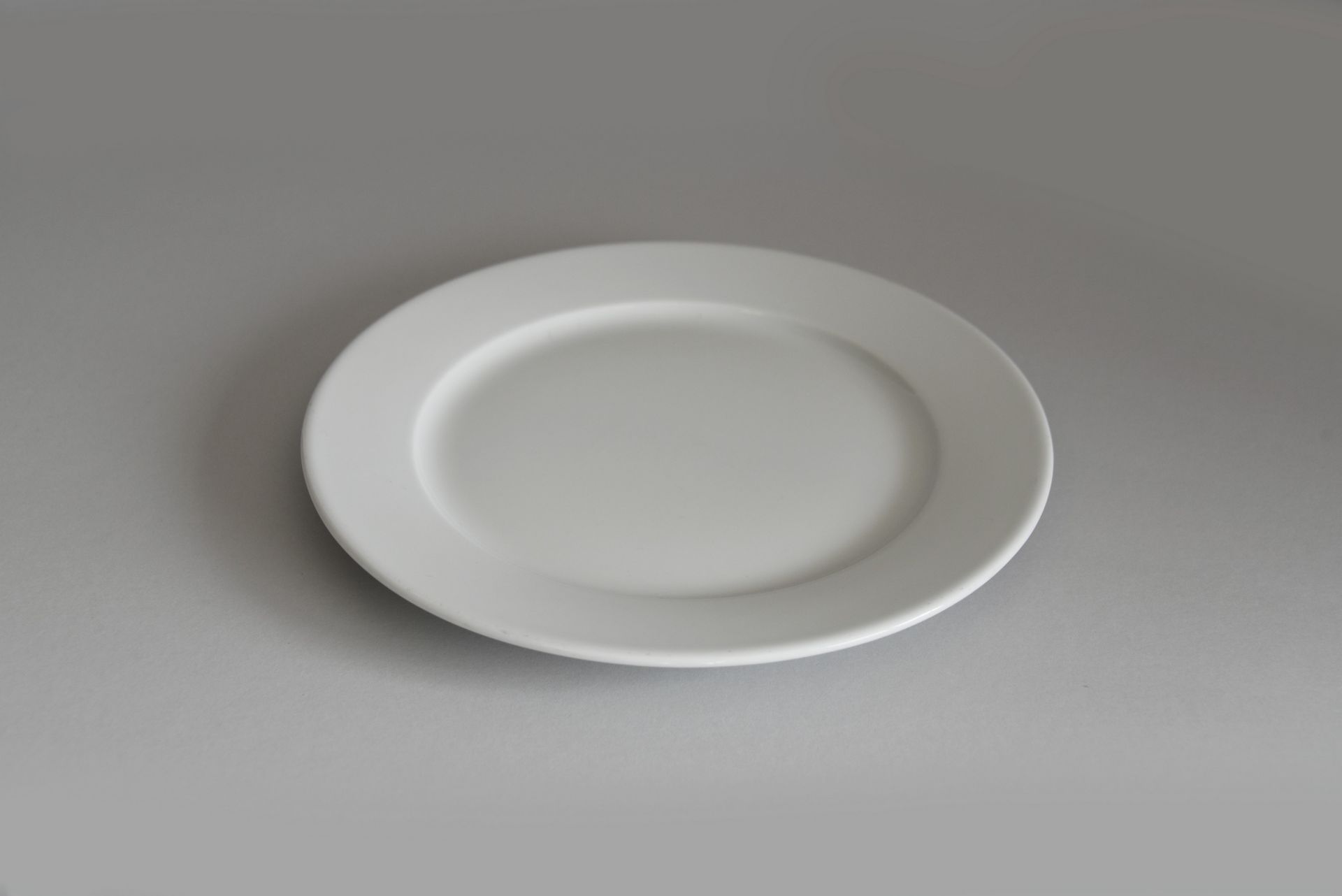 Approx. 10,956 items of french white porcelain crockery - Image 2 of 51