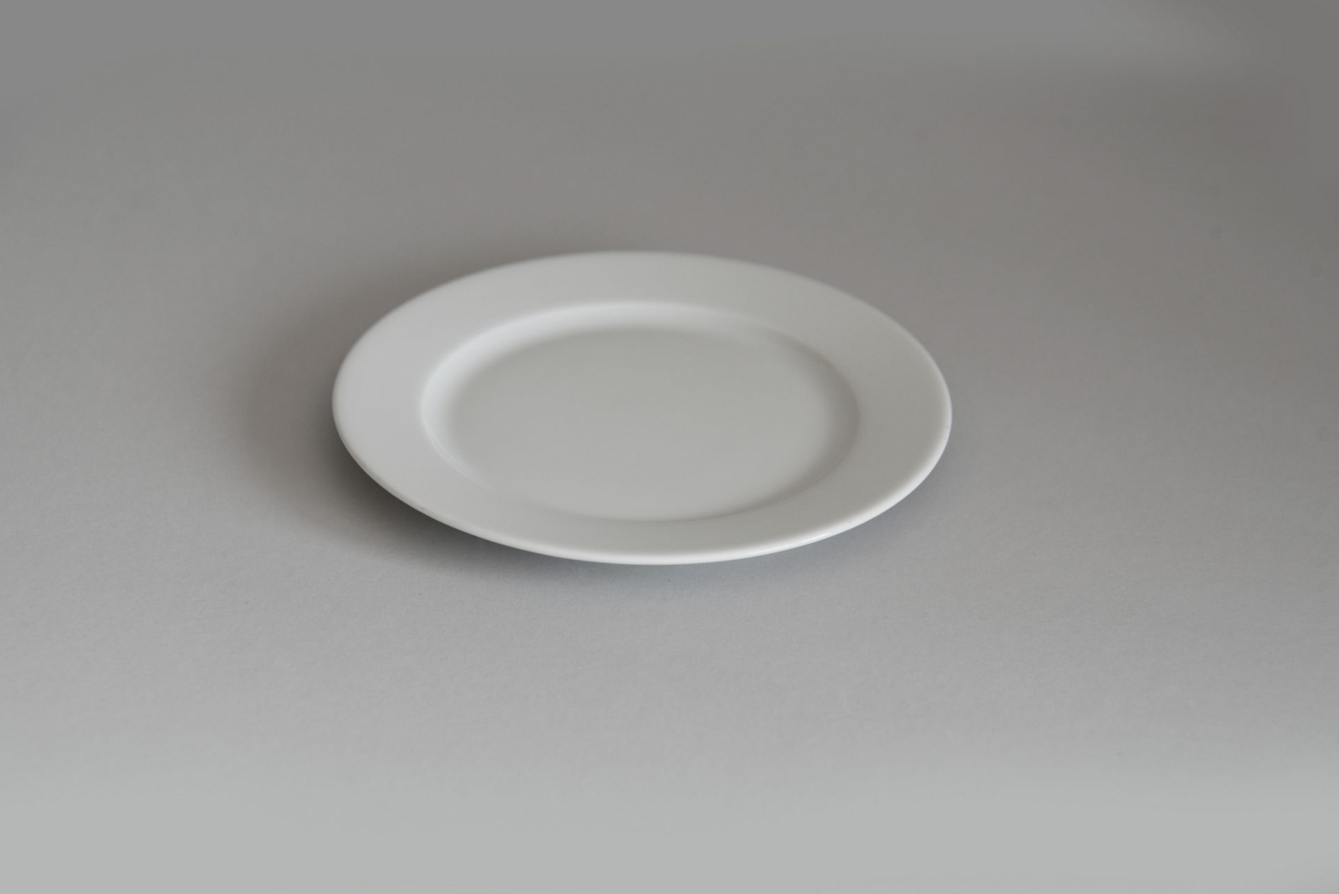 Approx. 10,956 items of french white porcelain crockery - Image 3 of 51