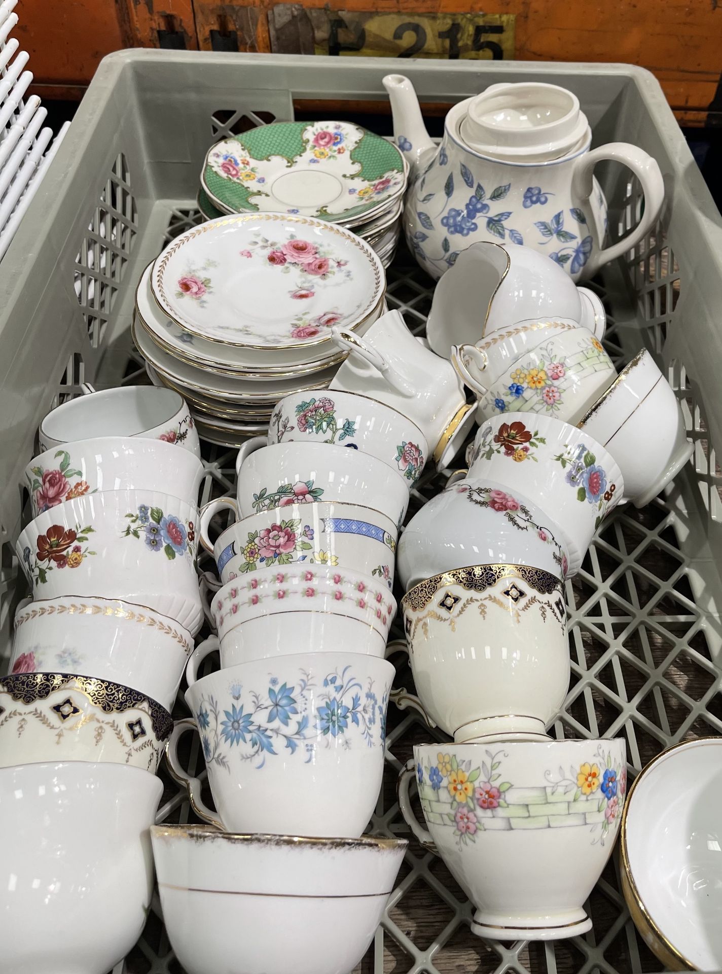 Approx. 2,564 items of Duchess English Fine Bone China and vintage crockery - Image 13 of 20