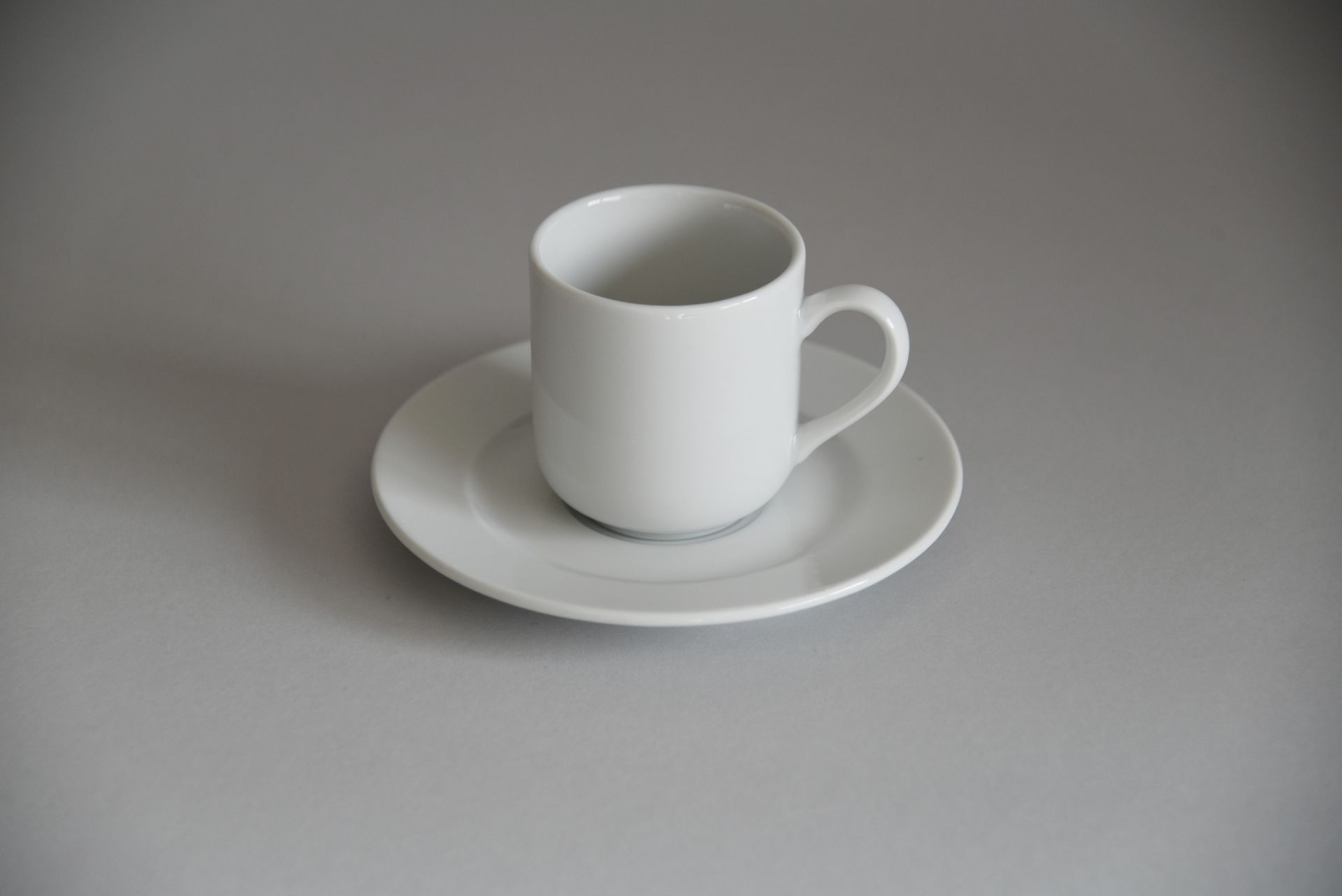 Approx. 10,956 items of french white porcelain crockery - Image 8 of 51