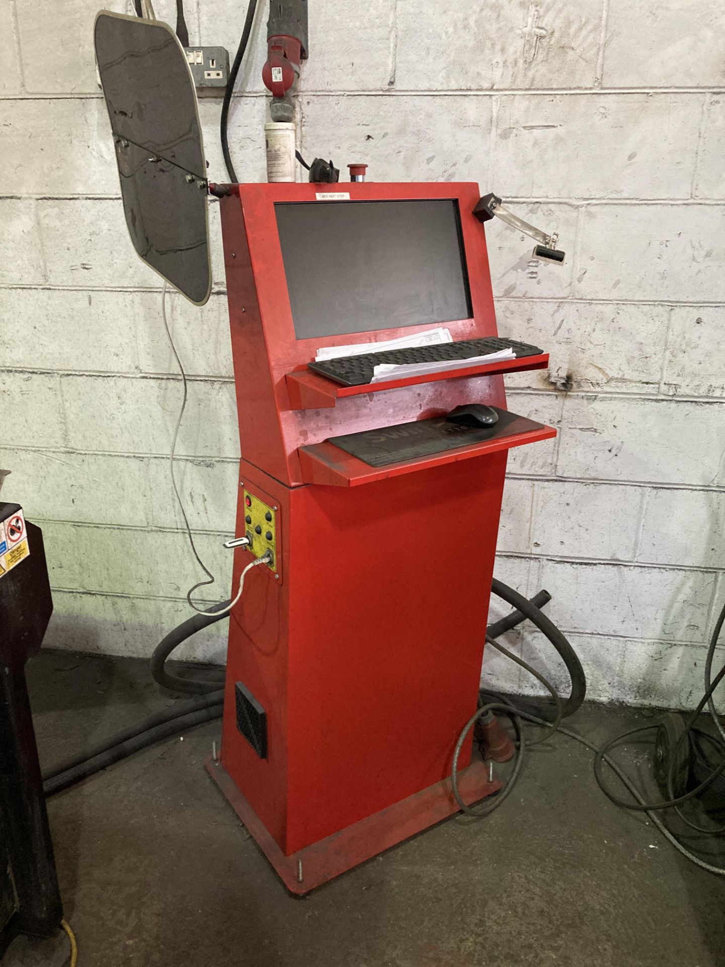 Swift-Cut Automation 3000 XP plasma cutter with 3m table and Hypertherm MaxPro 200 plasma cutting - Image 3 of 10