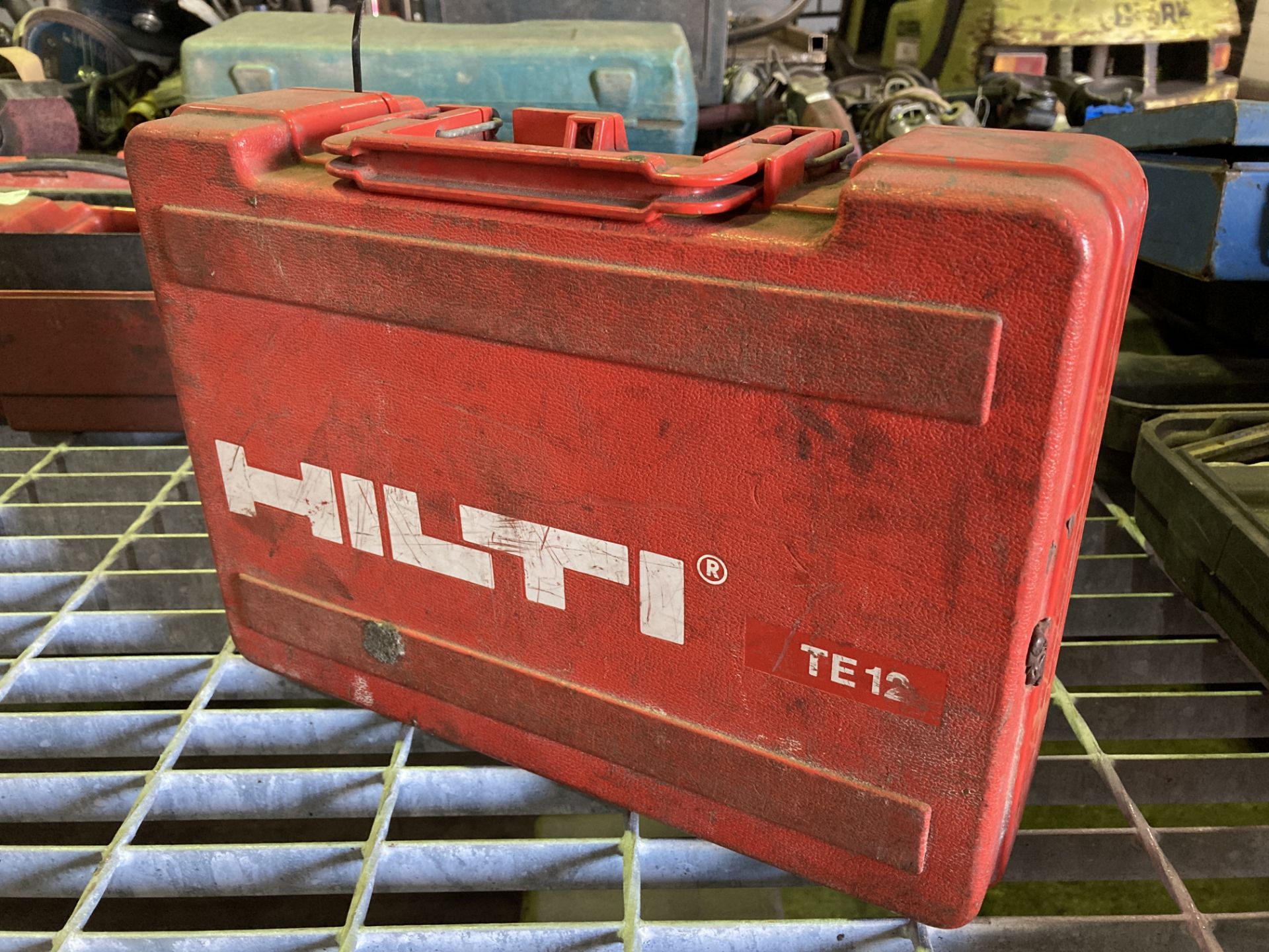 Hilti TE12 110v SDS drill in case - Image 3 of 3