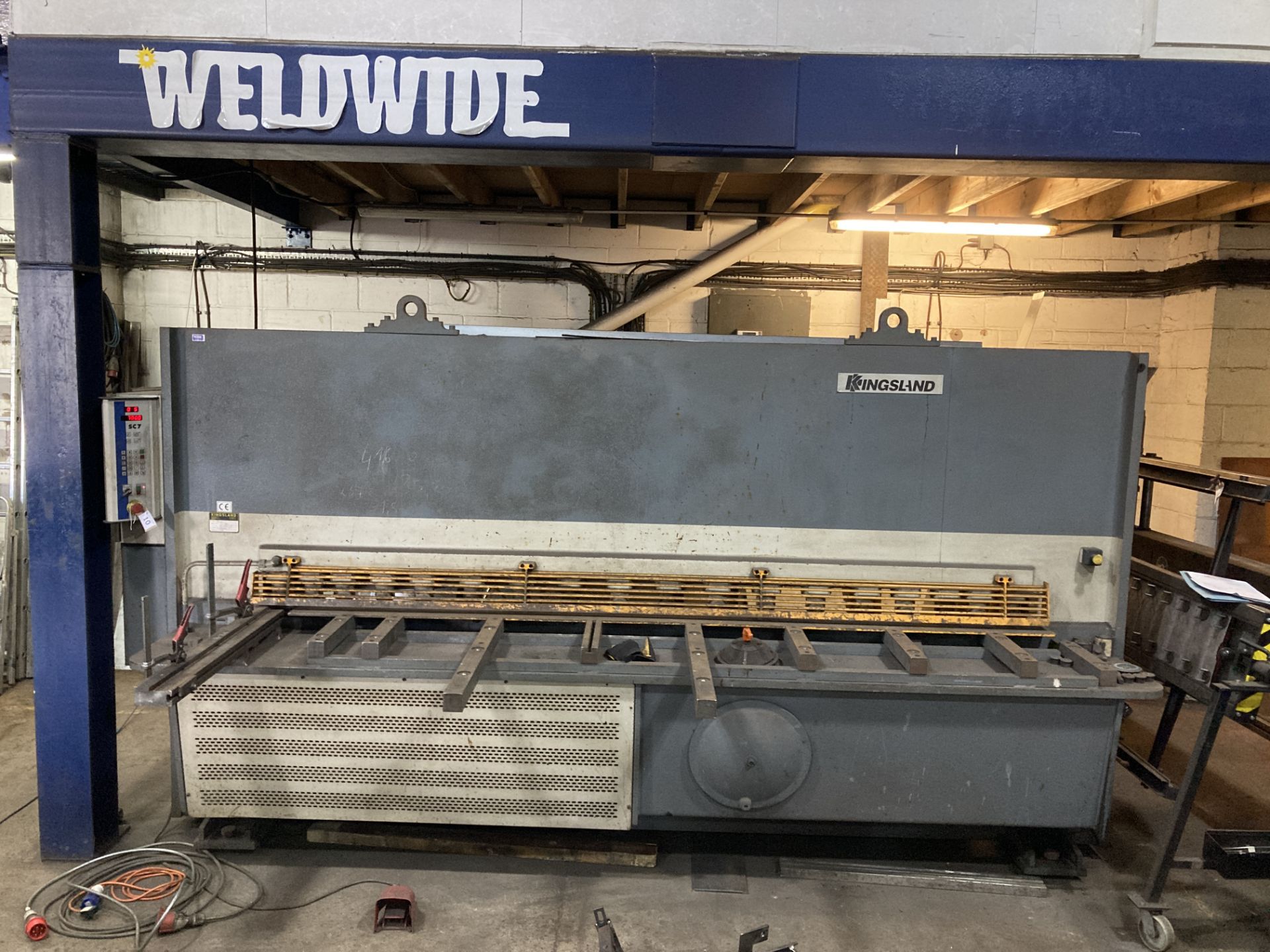 Kingsland KTXS3012 hydraulic guillotine 3m x 12mm capacity, year 2002, serial no. 69592 with SC7 - Image 2 of 9