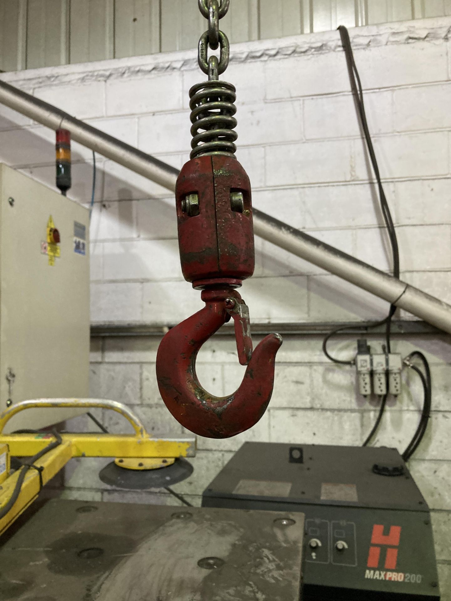 Wall mounted jib crane with Lion 500kg capacity electric chain hoist - Image 6 of 6