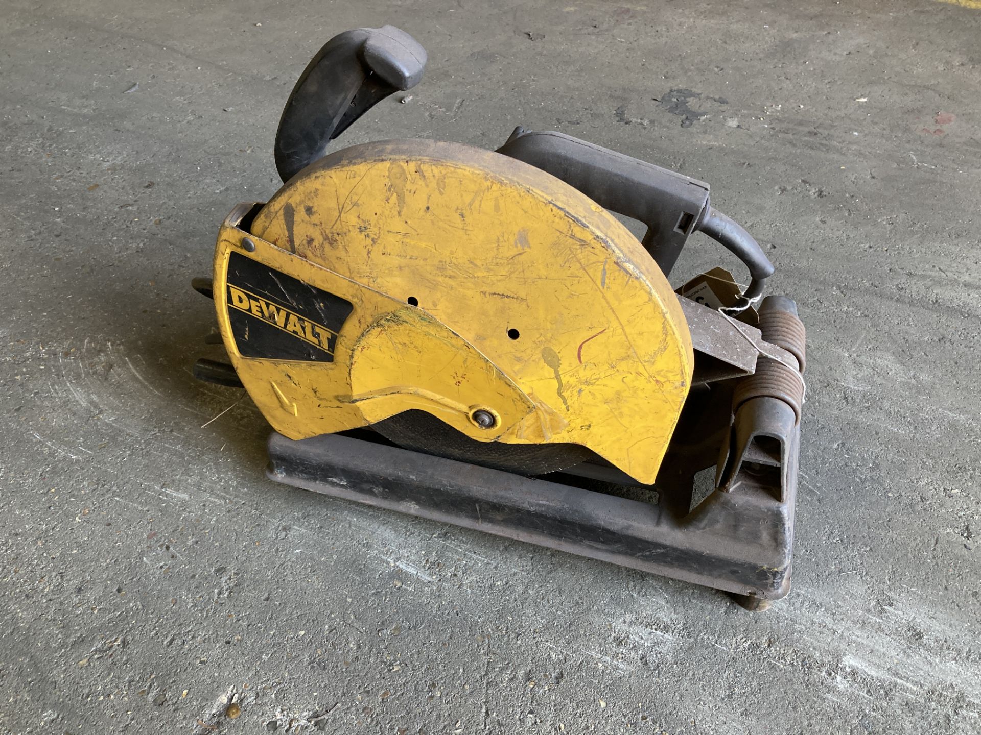 DeWalt DW875 110v steel cutoff saw - Image 2 of 2