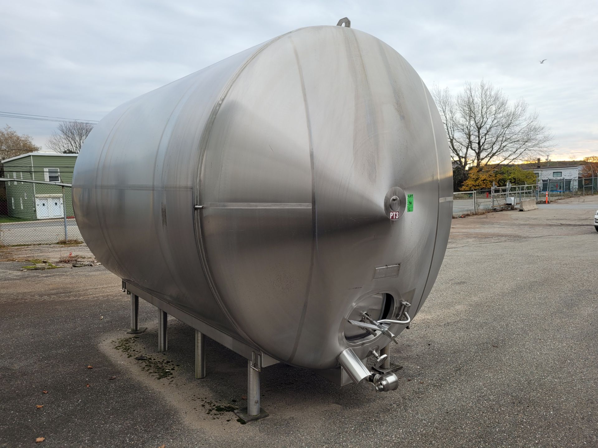 4000 gal A-L STAINLESS horizontal milk storage tank w/ double interior spray balls, 8'x13' - Image 3 of 11