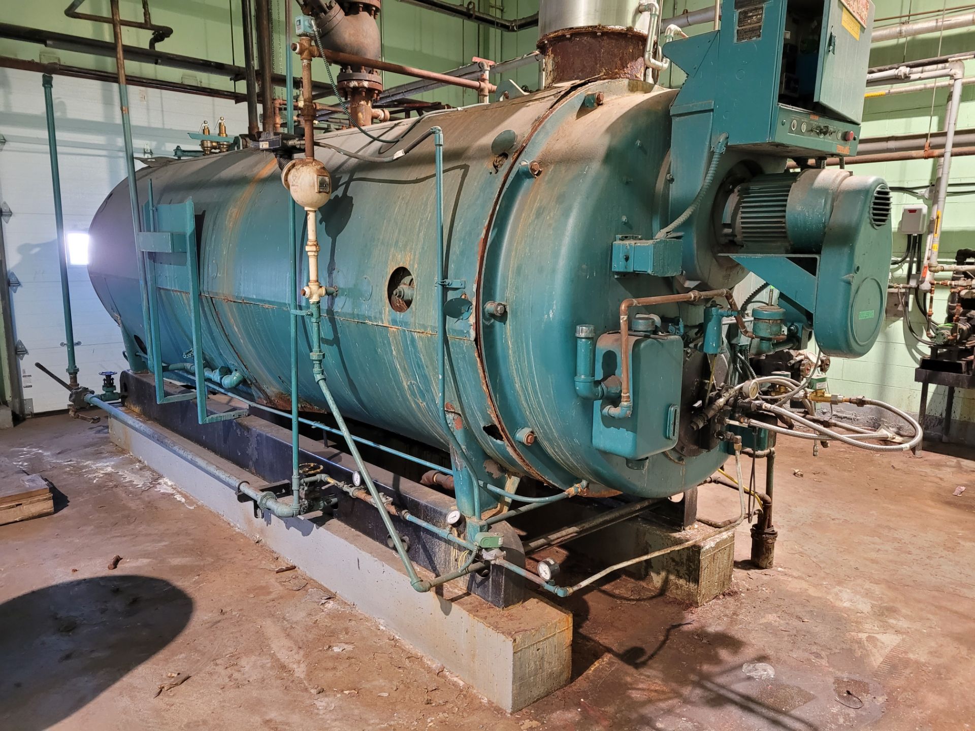 CLEAVER BROOKS package boiler, mod. CB600-200, S/N: S64699, 200 H.P., 369,000 VTU/HR, oil fired - Image 2 of 11