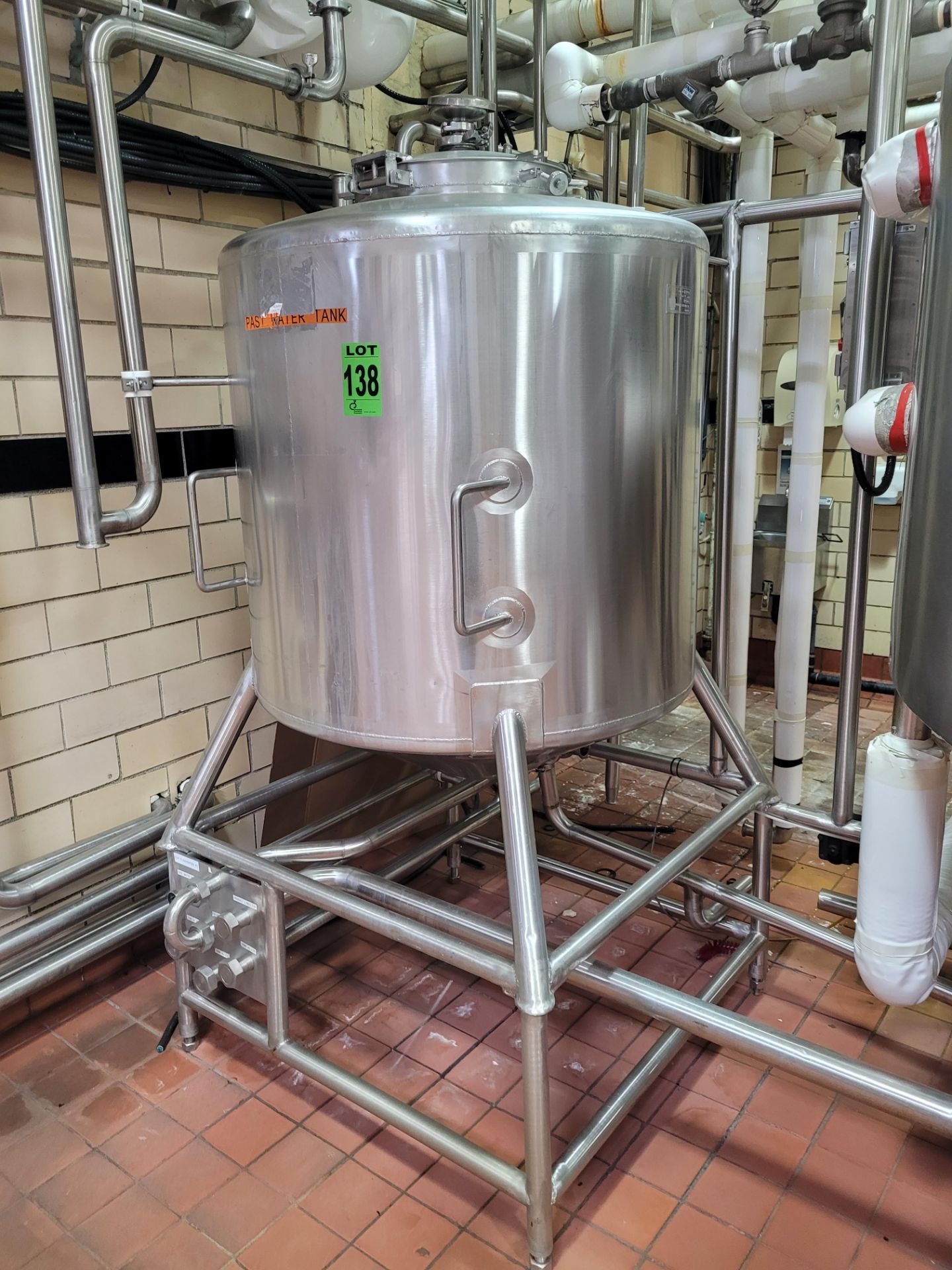 Stainless 1000 litre single wall holding tank, mfg by WHE Process Systems, s/n 1248, 38" dia x 3'6"