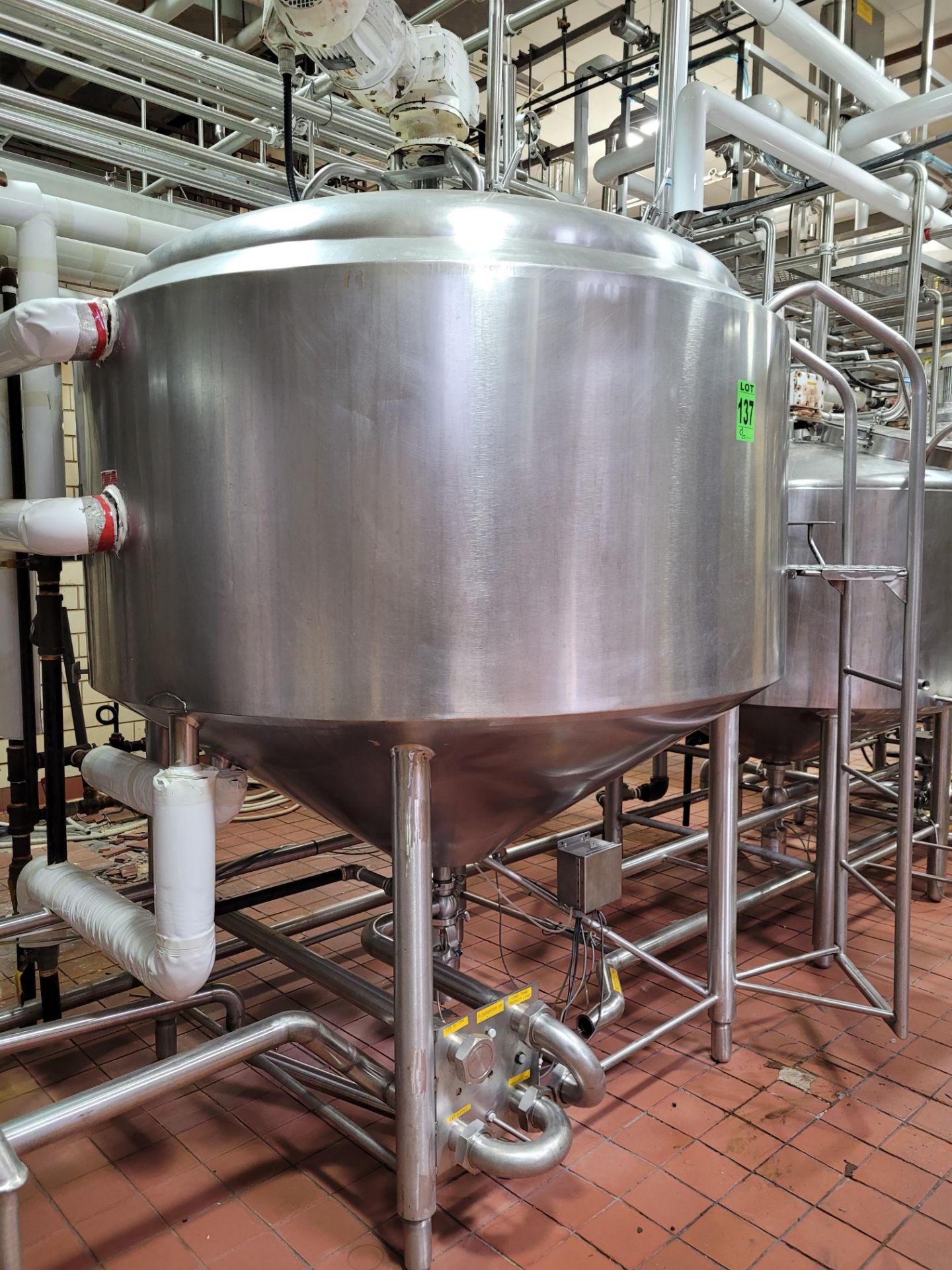 CREPACO 700 gallon cone bottom jacketed process tank, approx. capacity based upon 2500 litre designa - Image 3 of 13