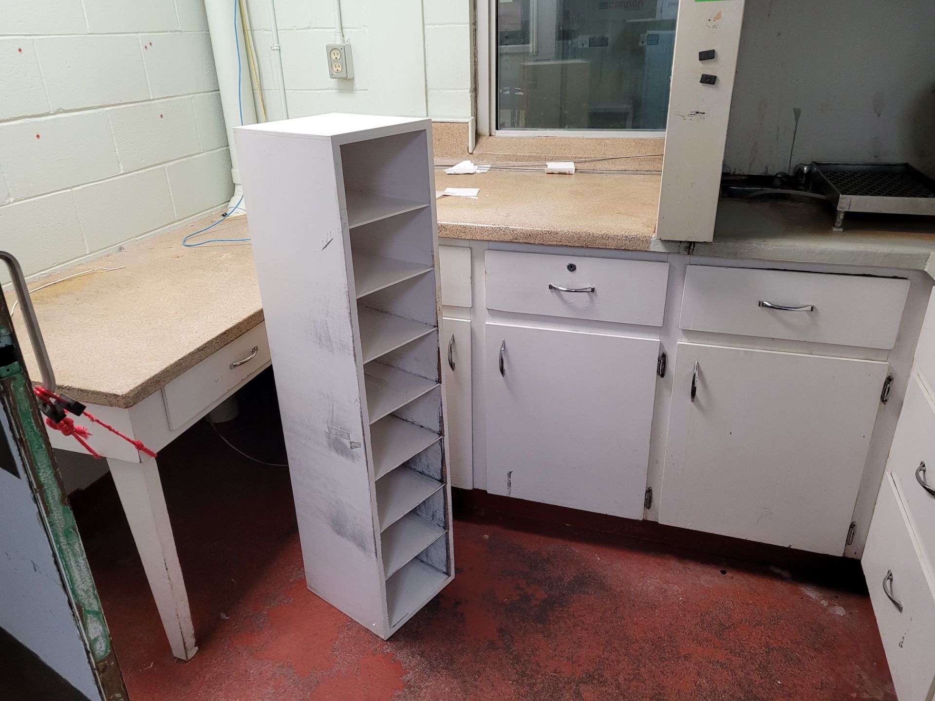 Lot of S/S Sinks and wooden cabinetry in Laboratory Area - Image 12 of 12