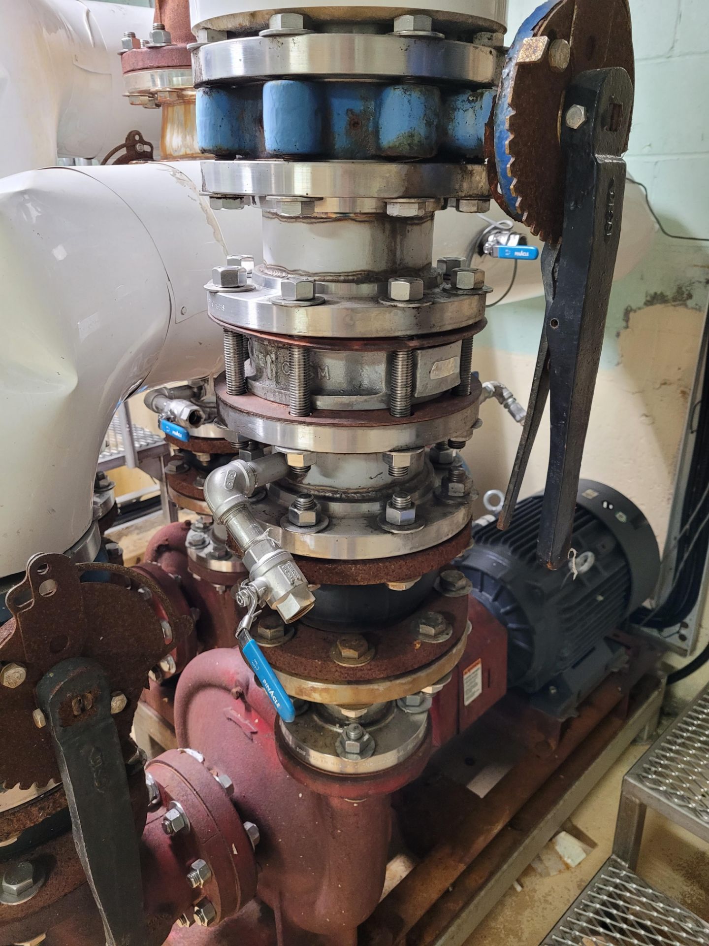 BELL GOSSETT centrifugal tower water pump, 25 H.P motor - Image 9 of 9