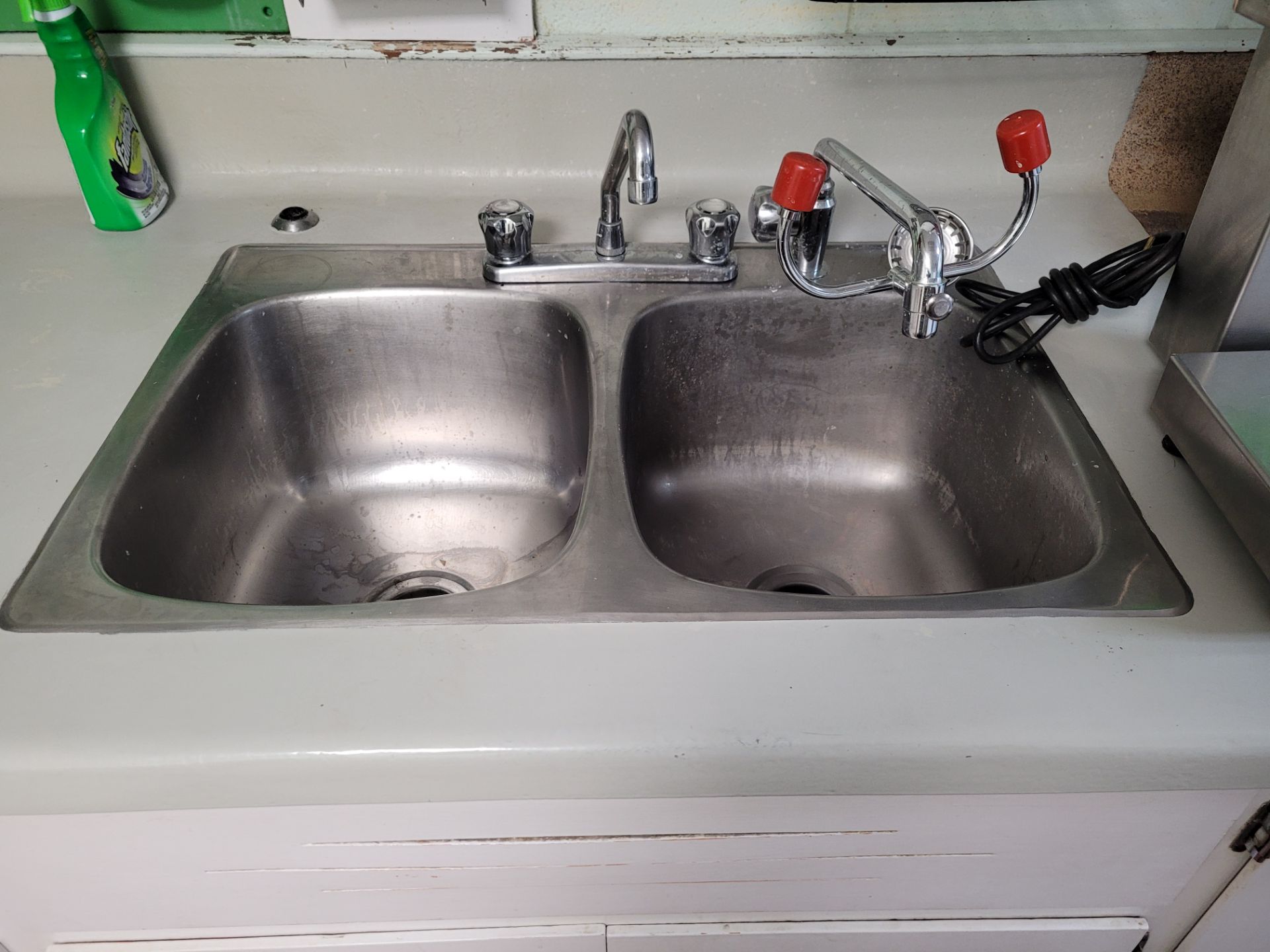 Lot of S/S Sinks and wooden cabinetry in Laboratory Area - Image 6 of 12
