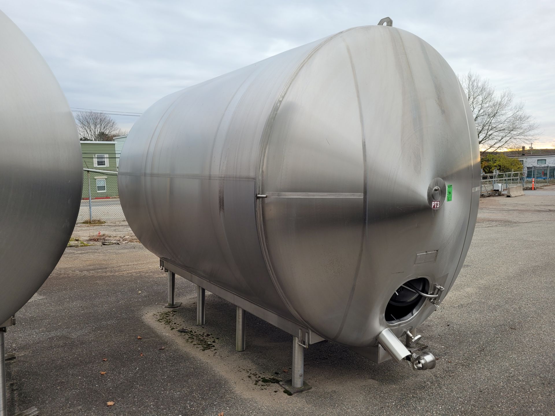 4000 gal A-L STAINLESS horizontal milk storage tank w/ double interior spray balls, 8'x13' - Image 7 of 11