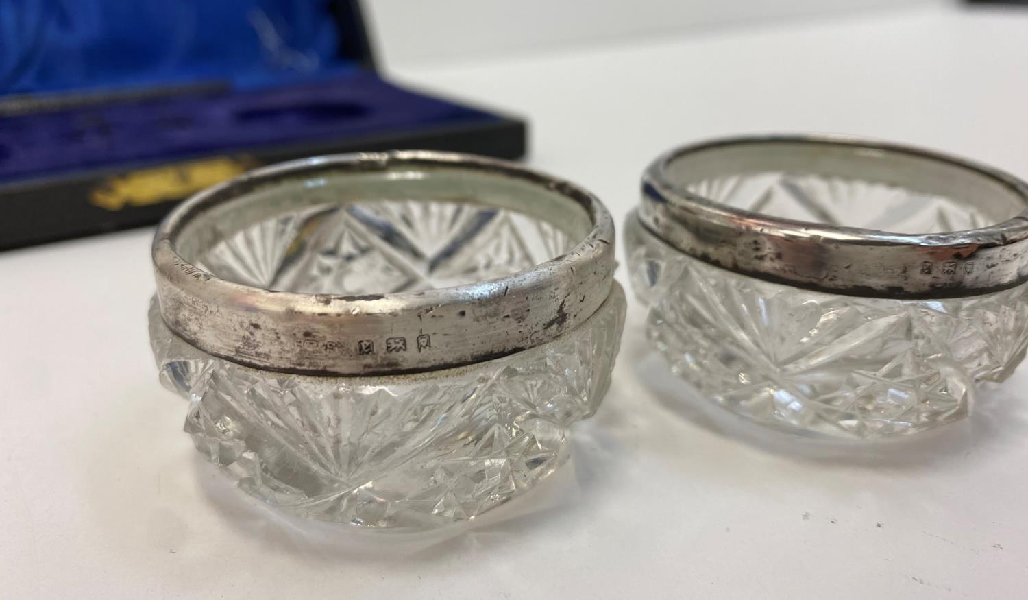 Antique Pair of Cut Glass and Silver Salts. Hallmark for London 1920. In Original Satin & Velvet - Image 3 of 4