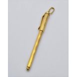 18ct gold novelty pen pendant, weight 5.5g and length 5cms