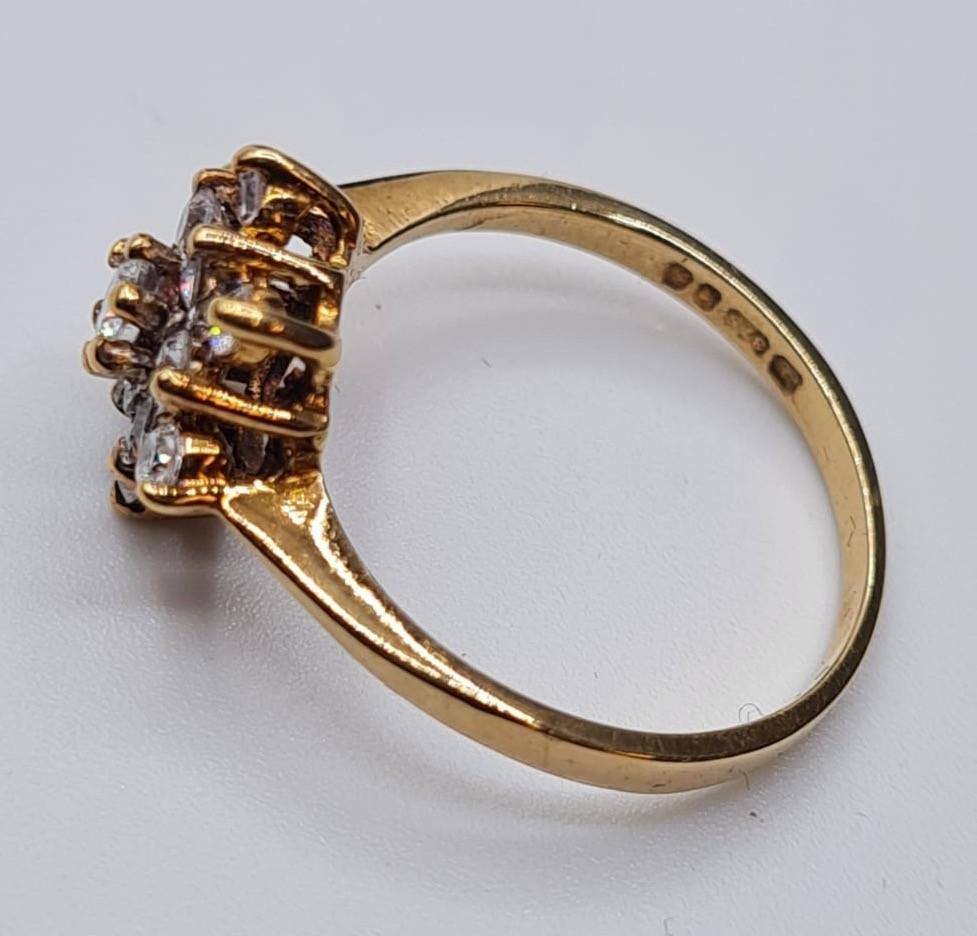 9ct Gold Stone Set Ring Having A Cluster Setting of Sparkling Clear Stones. Full UK Hallmark, Size - Image 4 of 5