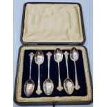 Set of 6 Silver Teaspoons with Fleur De Lys Handles in Original Box, 43g, Hallmarked Sheffield 1909.