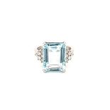 18k white gold ring with 9.30ct emerald shaped Aquamarine and 0.35ct diamonds (G/I, SI), weight 5.