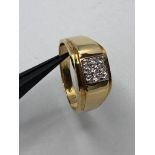 18k yellow gold ring with over 0.35ct diamonds, weight 8.9g and size V (S1)