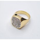 18CT YELLOW GOLD DIAMOND SIGNET RING, WEIGHT 12.7G. SIZE M