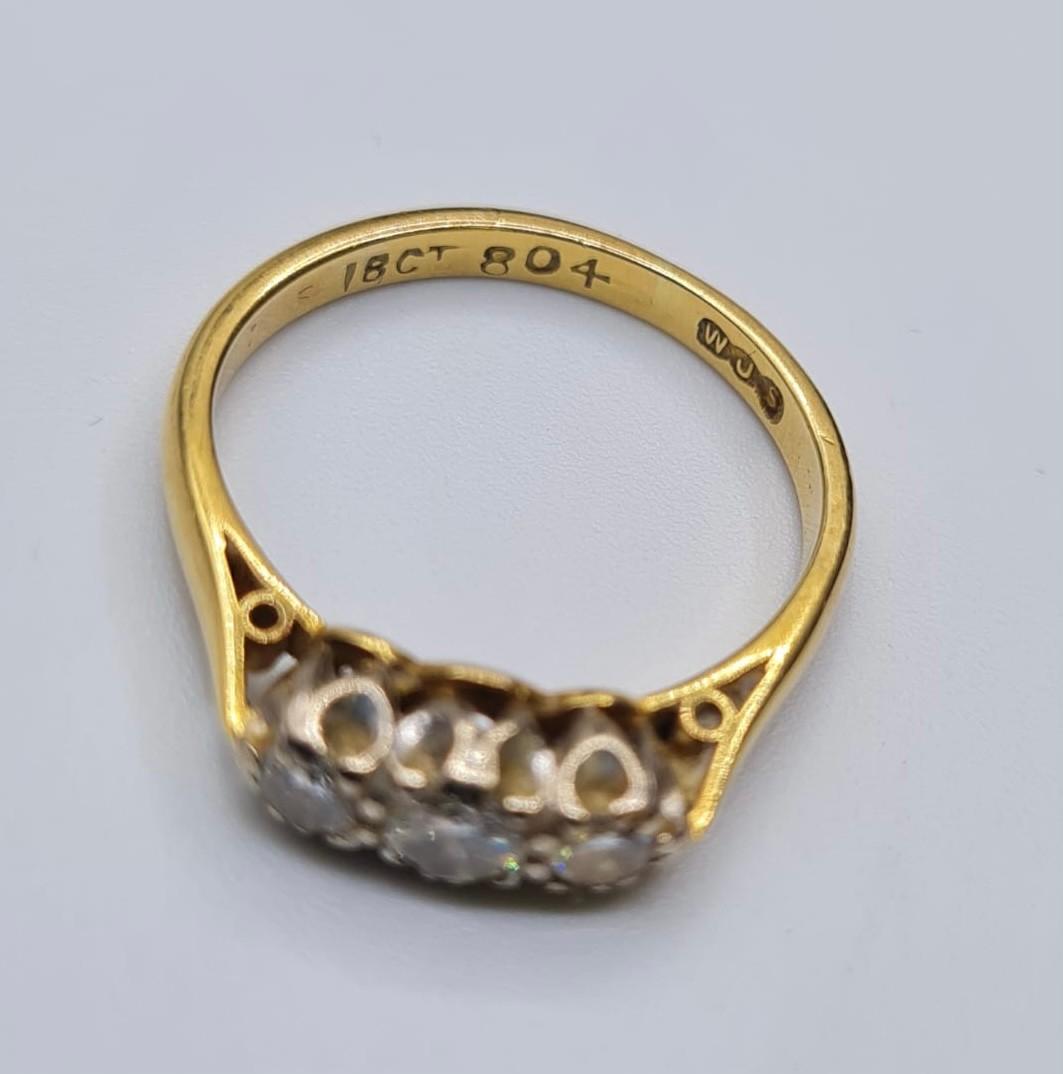 18ct Gold and Diamond Ring. Having three diamonds total. 3 carat with larger stone to centre, Size - Image 5 of 5