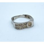 Gents 14k white gold ring with 0.50ct diamonds in total, weight 2.6g and size P