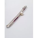 14ct Gold Bar Brooch with Diamonds and Rubys and Central Pearl 3.8g 6.5cm wide