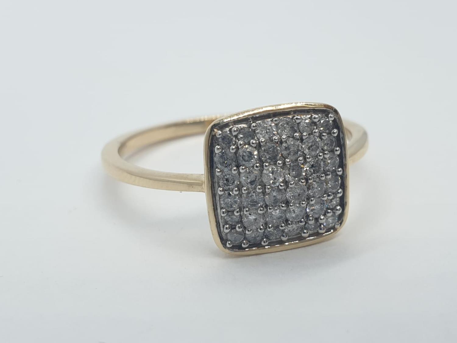 9CT Y/G FANCY CLUSTER DIAMOND RING, WEIGHT 2.5G AND SIZE T1/2