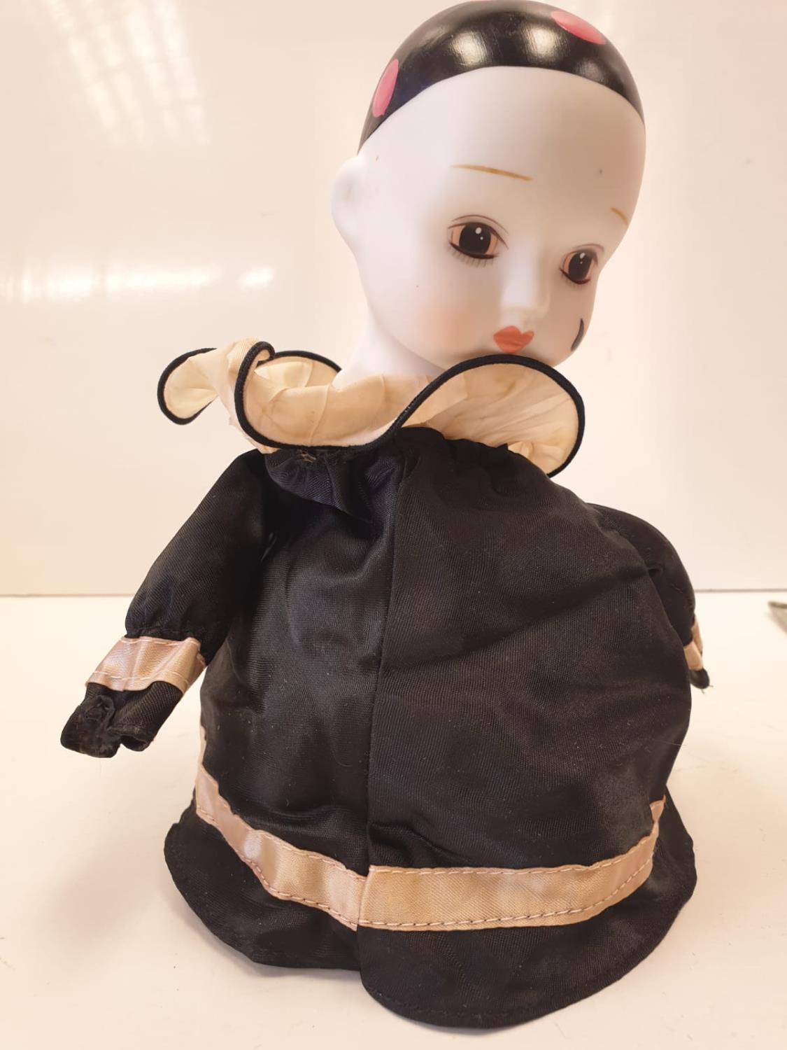 A Large Quantity of Small Vintage Dolls Inc: Porcelain, Plastic, Etc. - Image 5 of 6